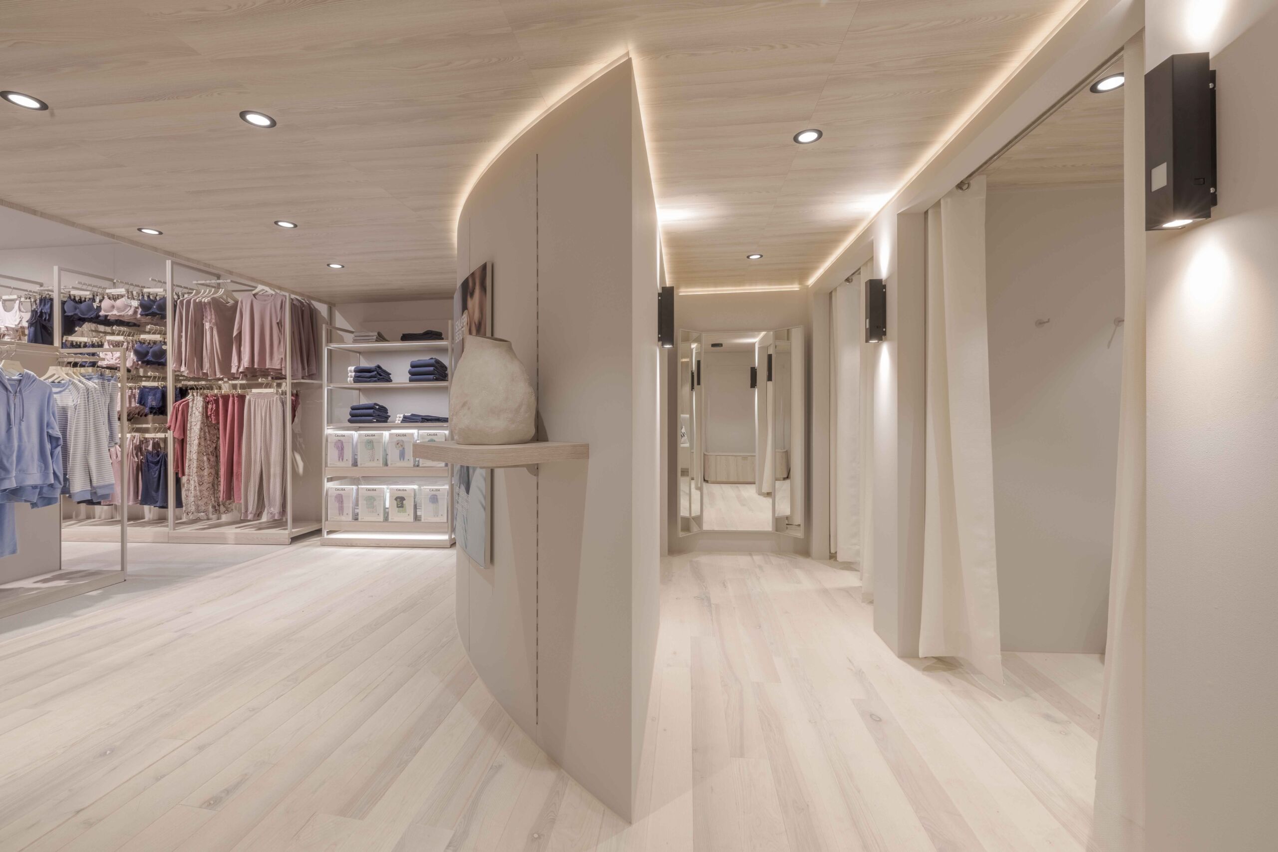 Panzer Shopconcept - Ladenbau, Objekteinrichtung Projekt: CALIDA