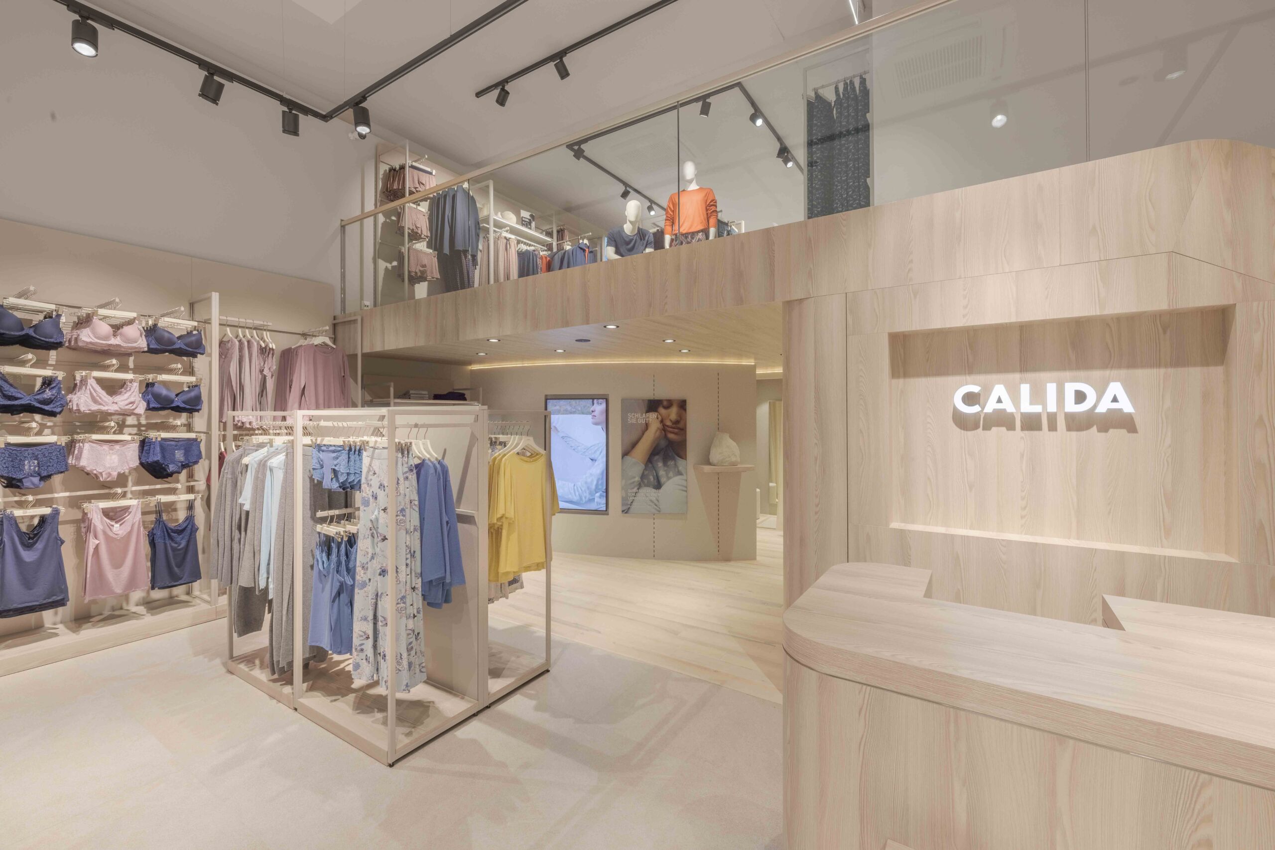 Panzer Shopconcept - Ladenbau, Objekteinrichtung Projekt: CALIDA